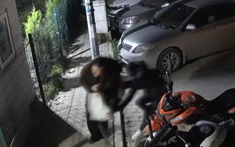 İzmir'de Şok Eden Cinayet: Saplantılı Eski Sevgili Genç Kadını Sürekli Takip Ediyordu