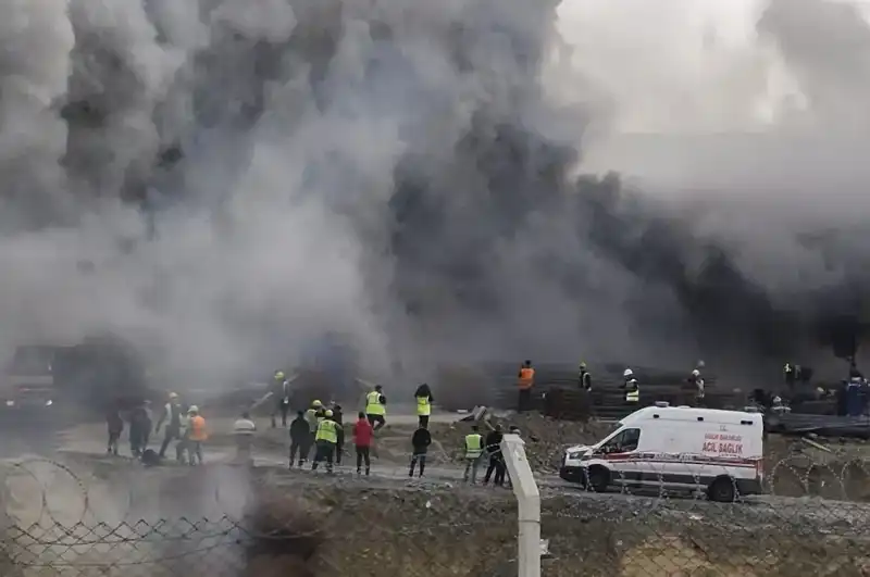 Esenyurt'ta İşçi Konteynerleri Yangınla Küle Döndü: Neler Oldu?