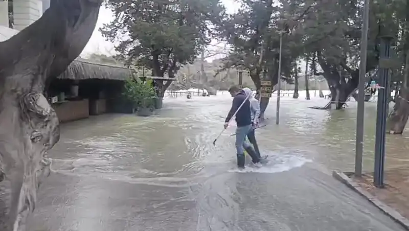 Manavgat Irmağı'nda Heyecan Verici Yükseliş! İşletmeler Su Altında Kaldı